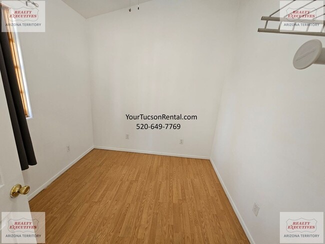 Building Photo - 648 E Speedway Blvd