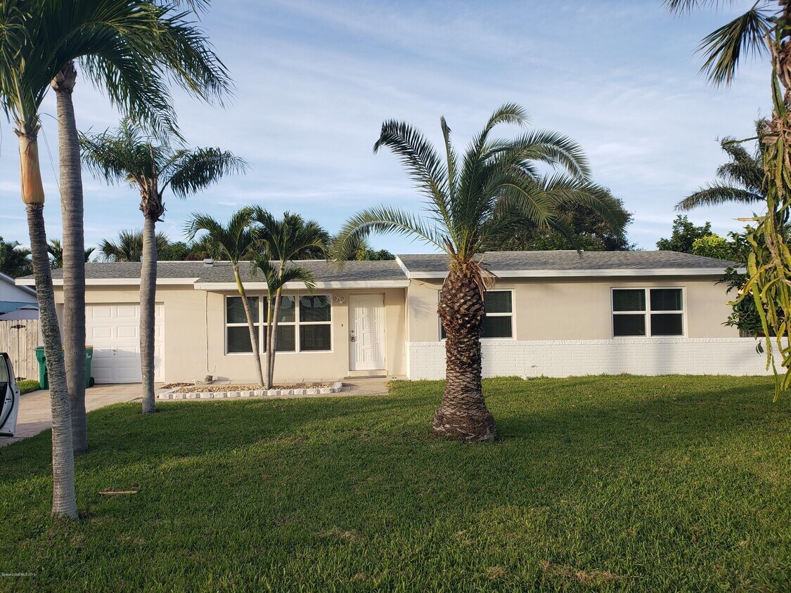 Foto principal - 449 N Waterway Dr