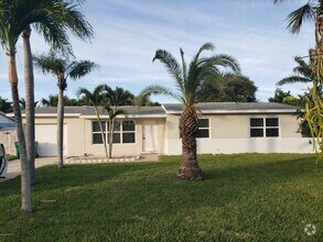 Building Photo - 449 N Waterway Dr