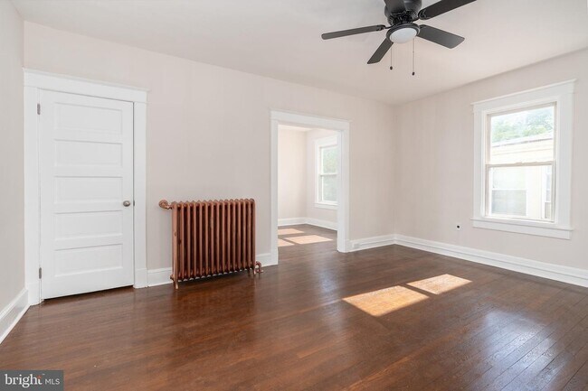 Foto del edificio - 4317 River Rd NW