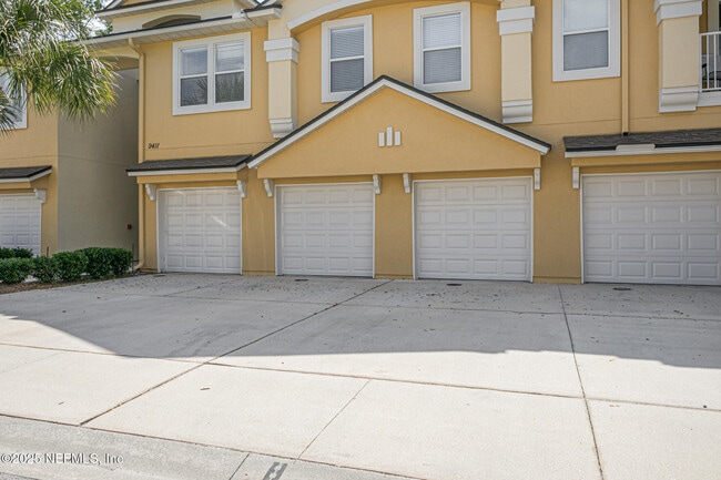 Foto del edificio - 9411 Osprey Branch Trail