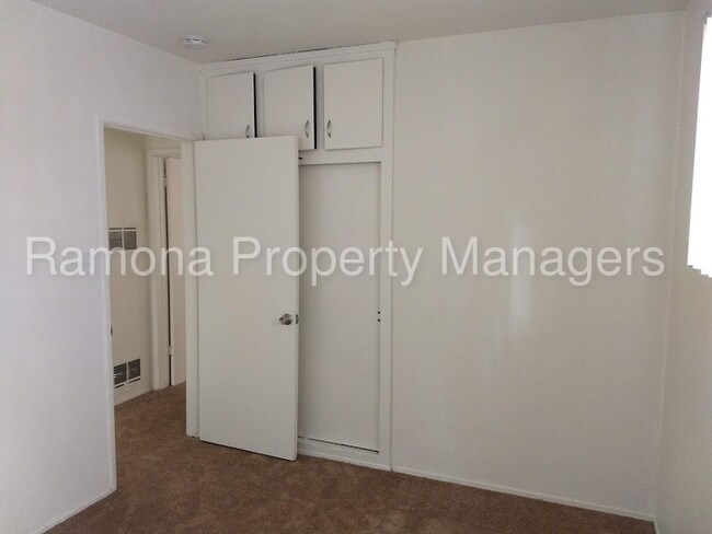 Foto del edificio - 11246 Forest Grove St
