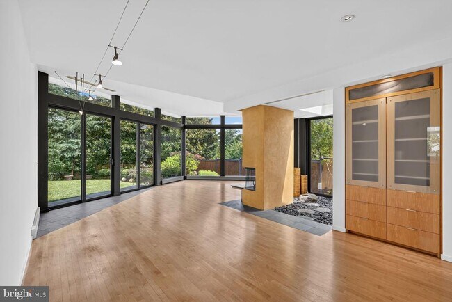 Building Photo - 3113 45th St NW