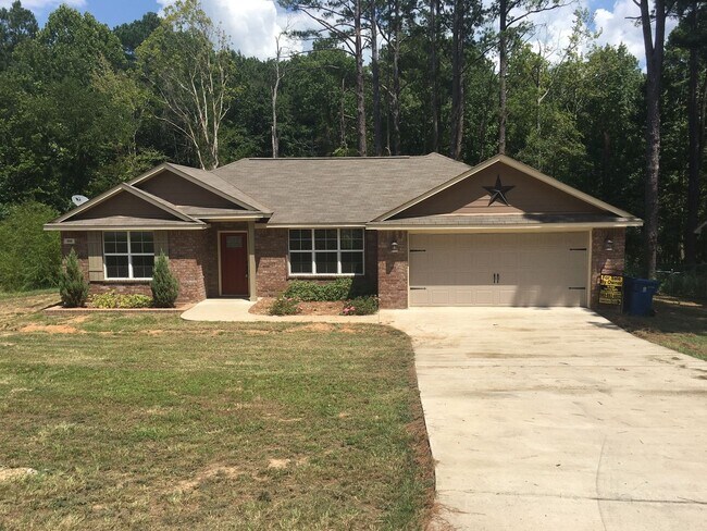 Building Photo - COMING SOON MARCH 2026!!!  NICEST IN LINDALE Single Family Home- Nearly New-Lindale ISD - 3 Bedro...