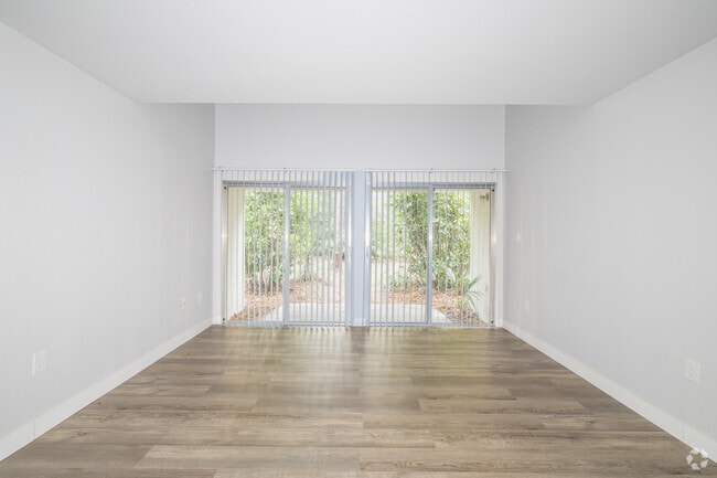 1BR, 1BA - 750SF - Living Room - Treebecka Park