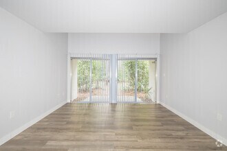 1BR, 1BA - 750SF - Living Room - Treebecka Park