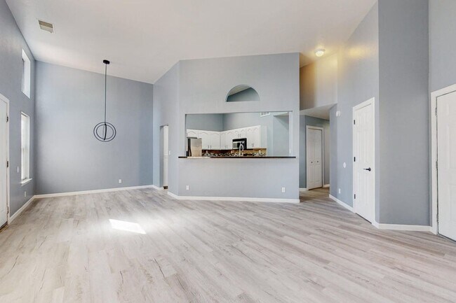 Foto del edificio - NW Home 3 Bedroom 2 Bath 2/CG 1266/SF