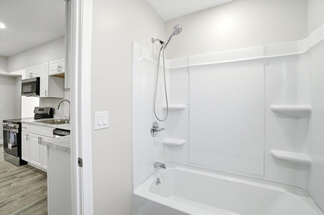 Building Photo - 254 Auburn St