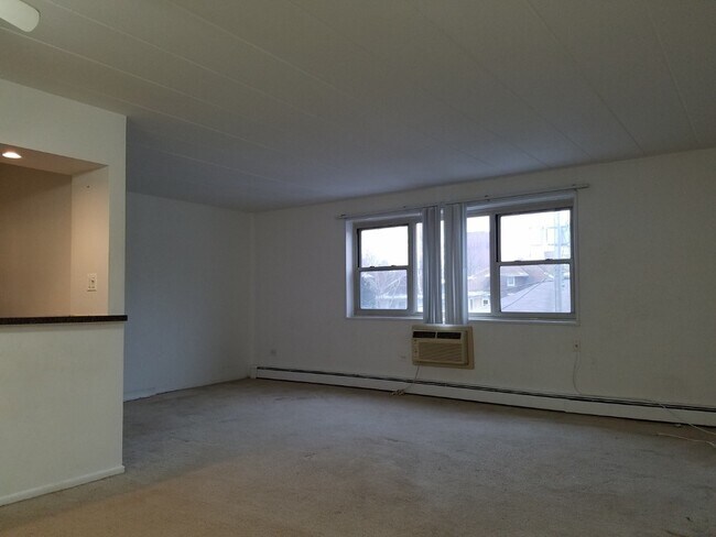 Building Photo - 1447 W Touhy Ave