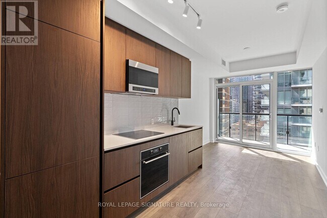 Photo du bâtiment - 127 Broadway Ave