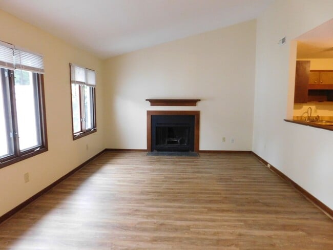 Foto del edificio - 1527 College Way