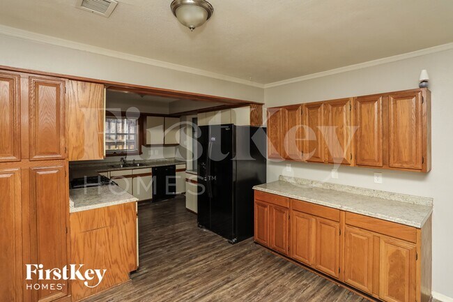 Foto del edificio - 417 Lakeside Dr