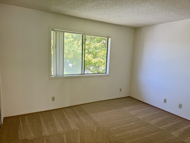 Foto del edificio - 5665 Riley St