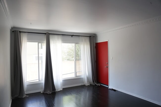 Building Photo - 1509 S Orange Grove Ave