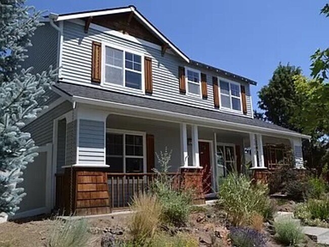 Foto del edificio - 3 Bed 2.5 Bath Home in desirable location!