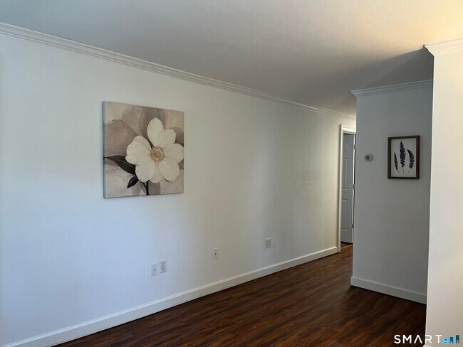 Foto del edificio - 212 New Norwalk Rd