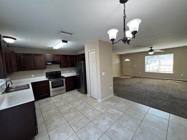 Building Photo - Incredible 3 Bedroom, 2 Bathroom Home in Ocala!!