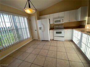 Building Photo - 2320 NE Juanita Pl Building Photo - 2320 NE Juanita Pl