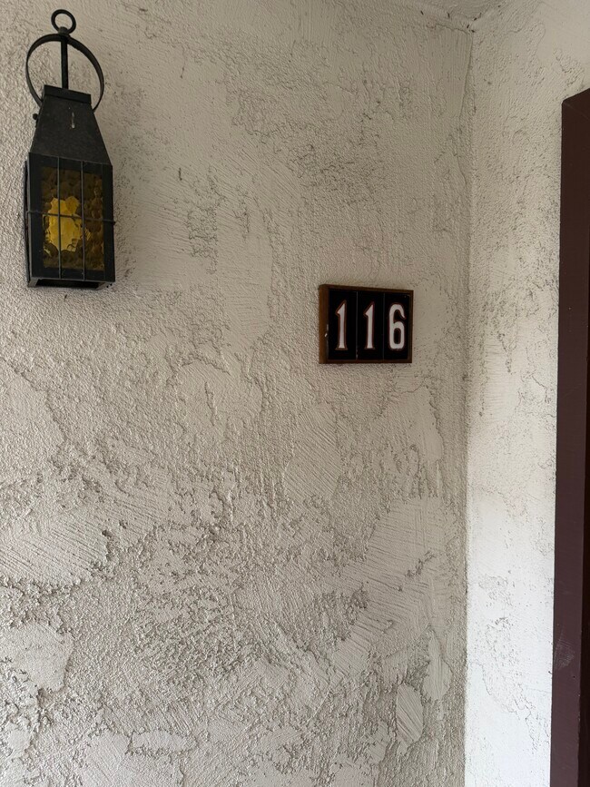 Foto del edificio - 5650 Sumner Way