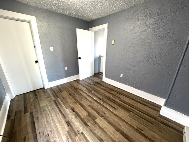 Foto del edificio - 520 W 17th St