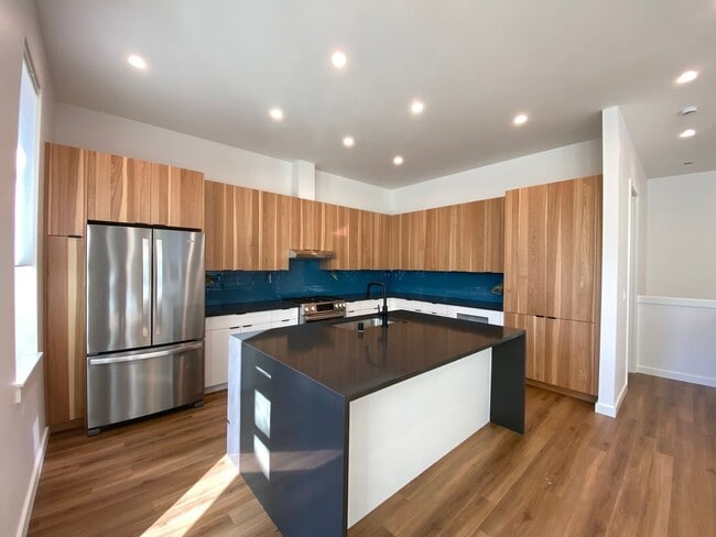 Building Photo - 3 Bedroom | 2.5 Bath Home in White Salmon