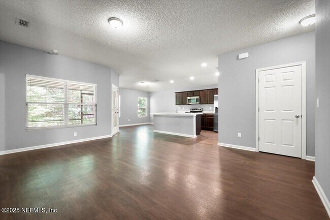 Foto del edificio - 613 Washington Ln