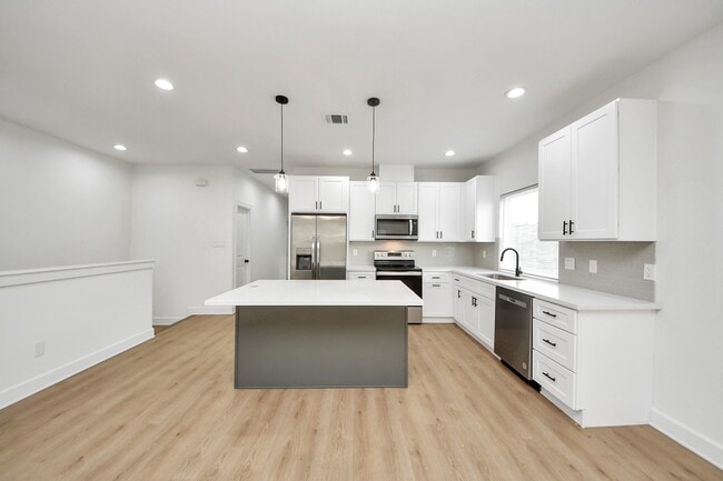 Foto del edificio - 8316 Corinth St