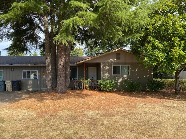 Building Photo - 635 SW 55th St