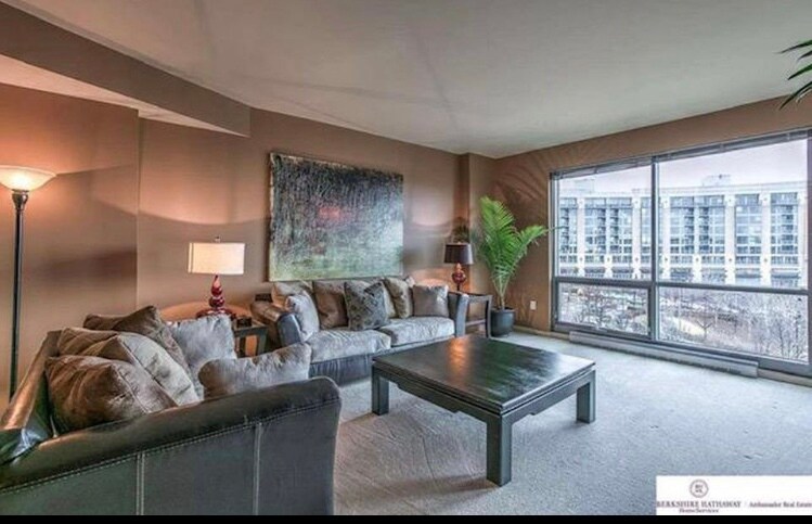 Foto principal - 3200 Farnam Ct