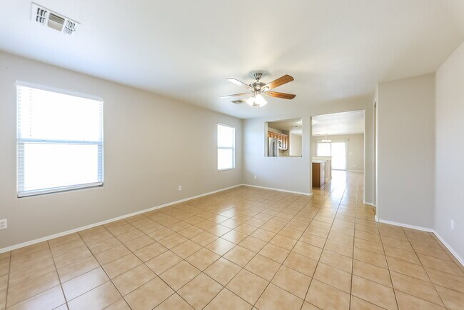 Foto del edificio - 17746 W Red Bird Rd