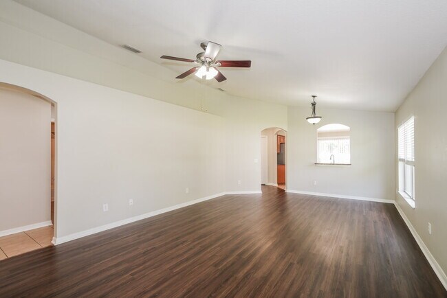 Building Photo - 18114 Cypress Bay Pkwy