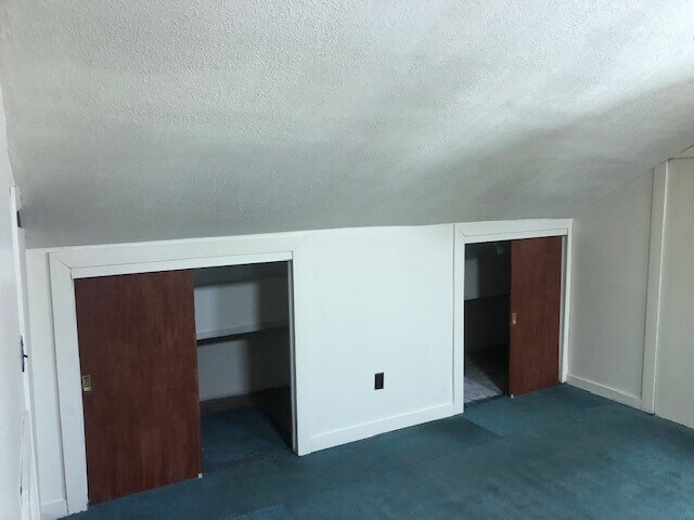 Building Photo - 252 S Maple St