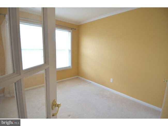 Building Photo - 112 Lowell Ct