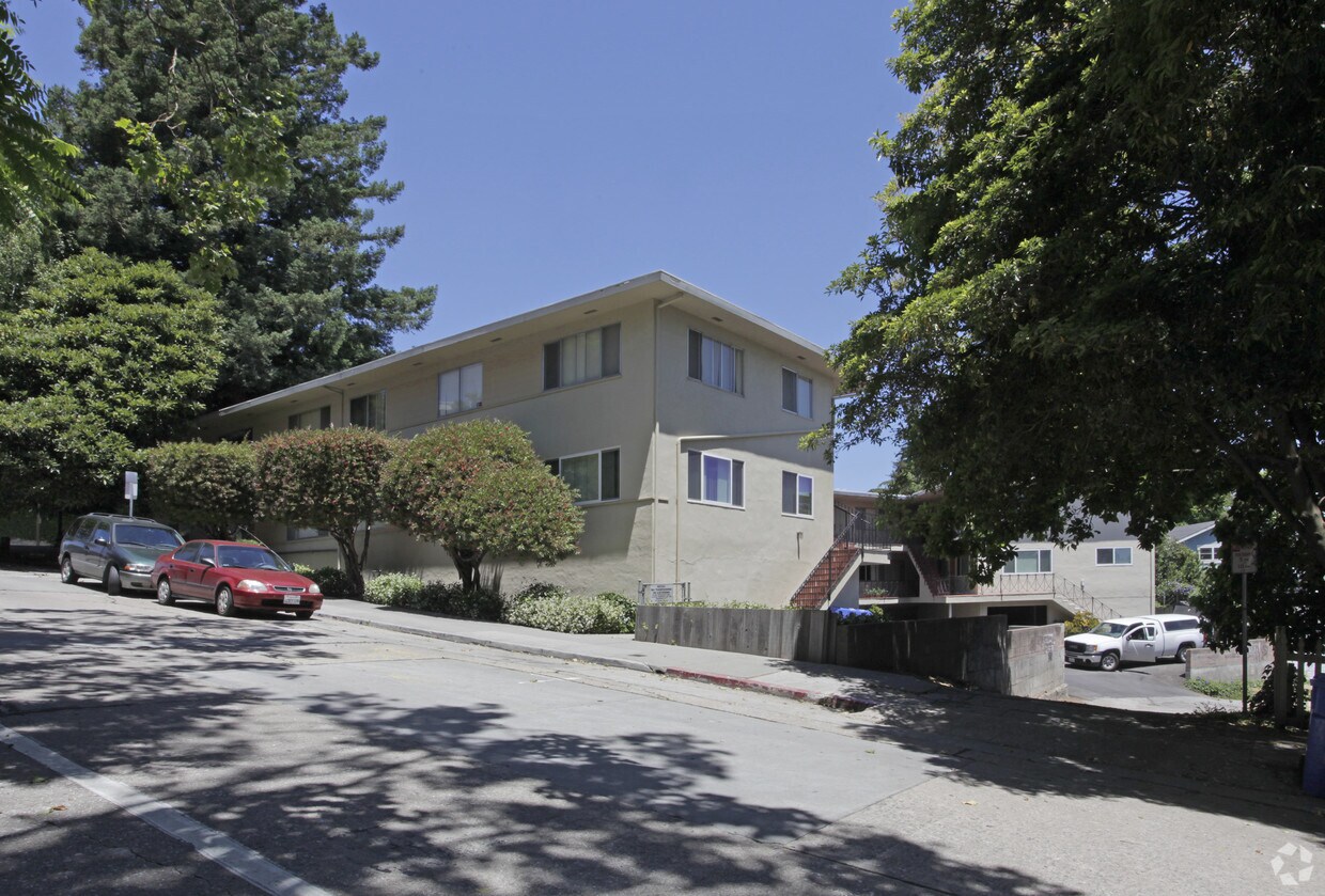 Primary Photo - 339 Walnut Ave