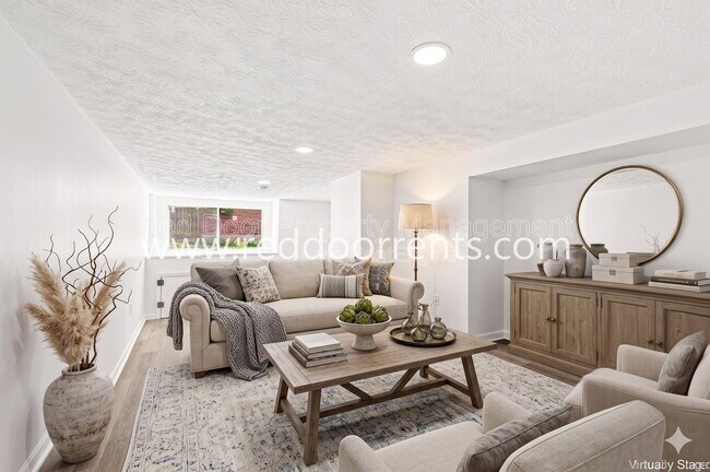 Foto del edificio - 389 N Main St