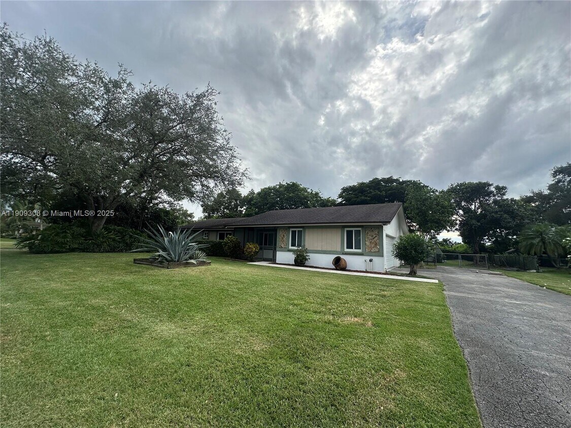 Foto del edificio - 27850 SW 164th Ct