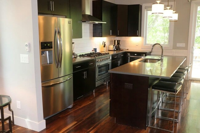 Foto del edificio - 929 13th Ave S