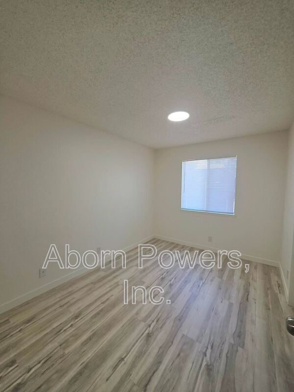 Foto del edificio - 1140 Melton Dr