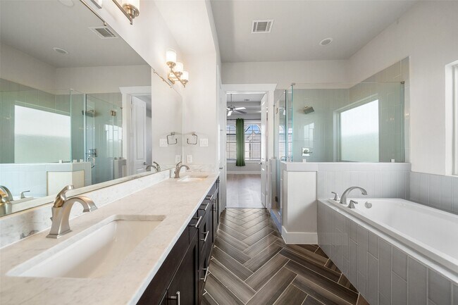 Foto del edificio - 1107 W 16th St