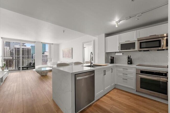 Foto del edificio - 244 Biscayne Blvd