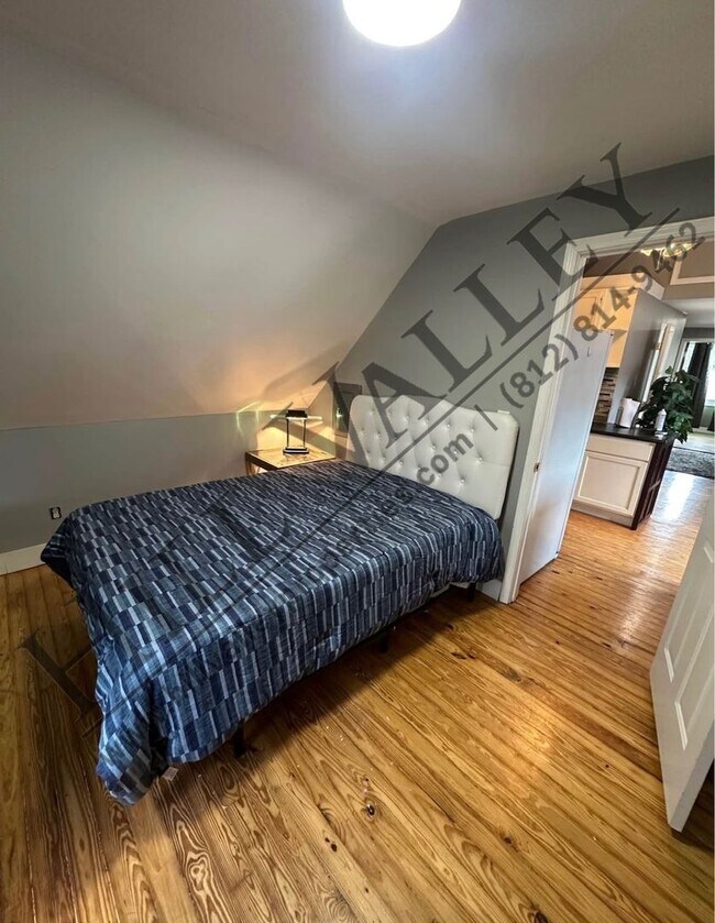 Foto del edificio - Two Bedroom Upper — All Utilities Paid!