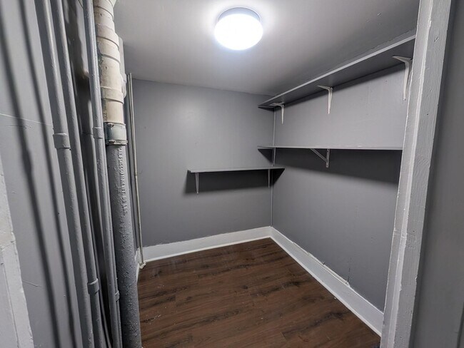 Building Photo - 13-15 Walnut Street Unit 3