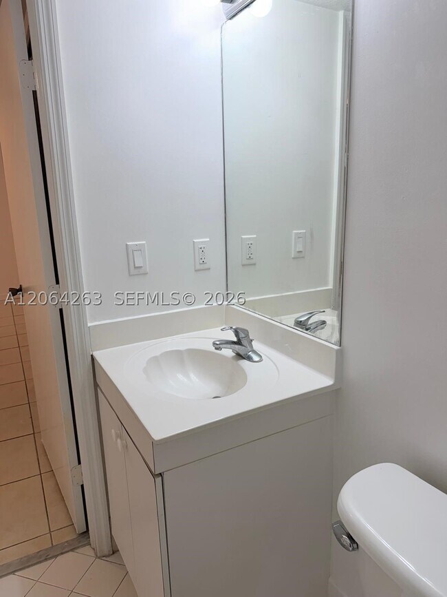 Foto del edificio - 1250 SE 26th St