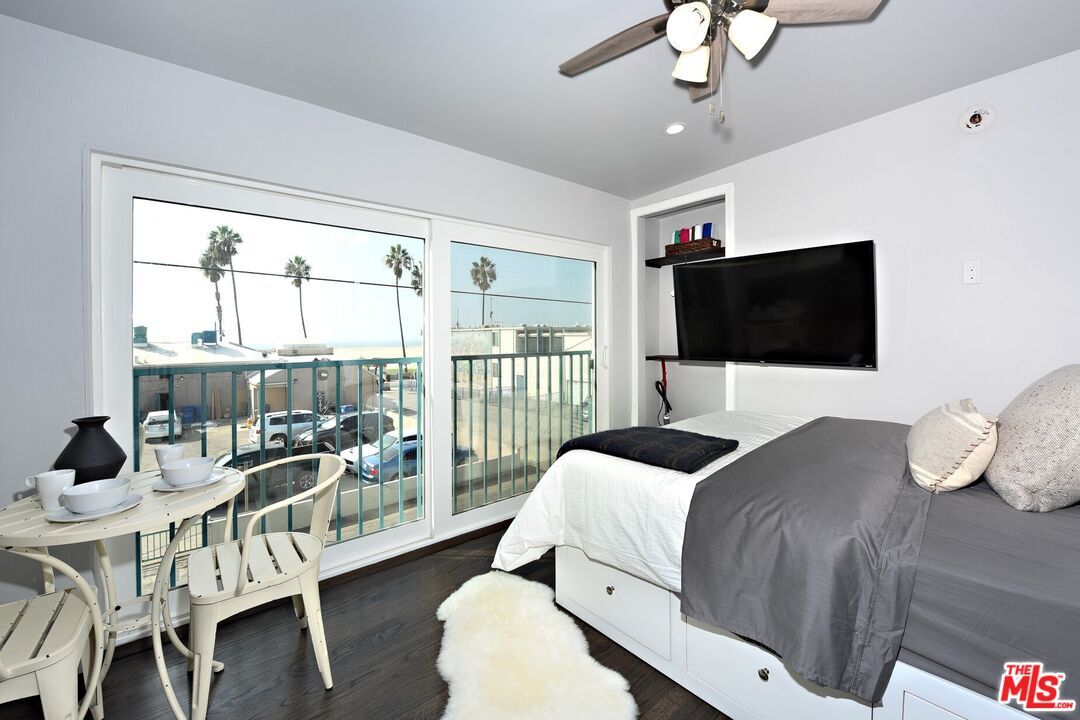 Foto principal - 16 Clubhouse Ave