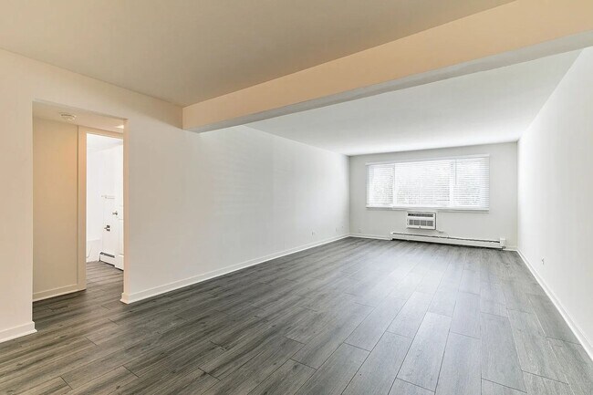 Foto del edificio - 2 Bedroom Apartment in Libertyville