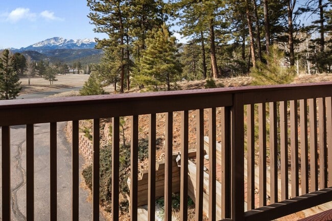 Building Photo - Move In Ready Unit on Greenway! For sale OR Rent whichever comes first!