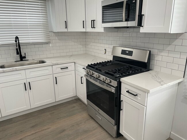 Building Photo - 5327 Kinston Ave