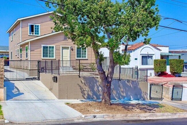 Building Photo - 3229 Malabar St