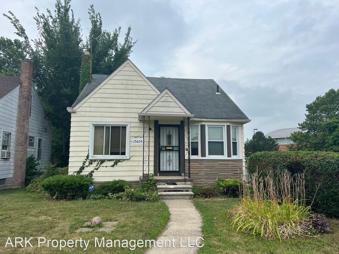 3 br, 1 bath House 15604 Coram House Rental in Detroit, MI