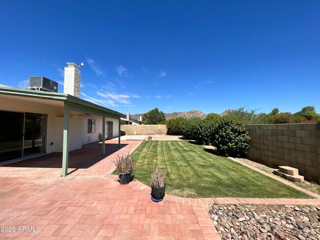 Foto del edificio - 4222 E Winnetka Dr